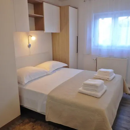 Ana - Experience And Mountain Apartman Maslenica