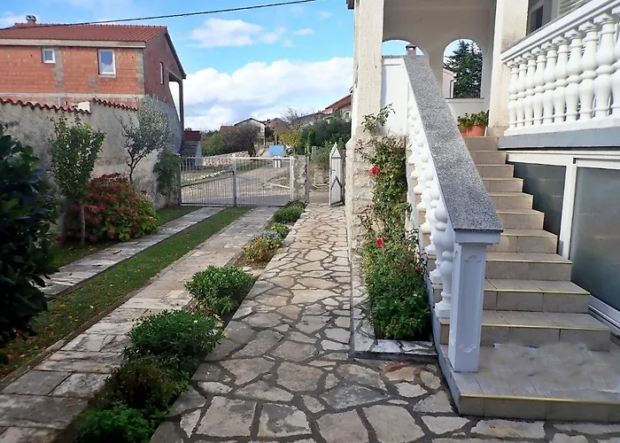 Ana - Experience And Mountain Maslenica